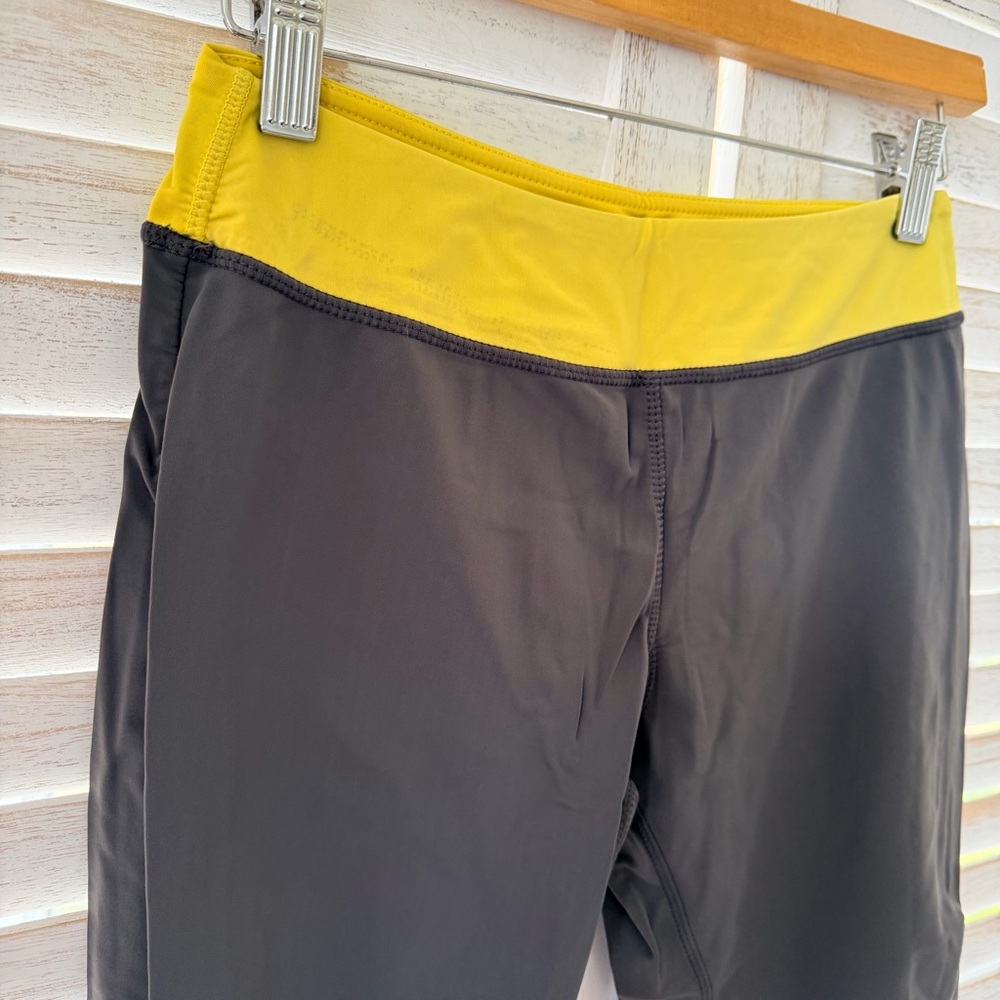 Kyodan | Ruched Colorblock Capris - Picture 2 of 6